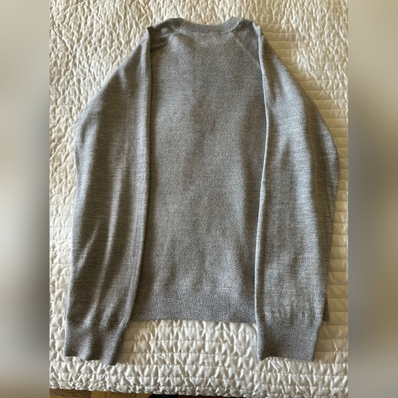 Club Monaco, Twil Stitch Raglan, Crewneck Sweater, Size M - Picture 3 of 4